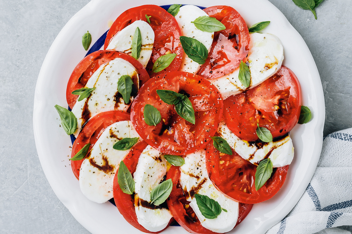 Tomaten-Mozzarella-Salat mit Basilikum - eBalance