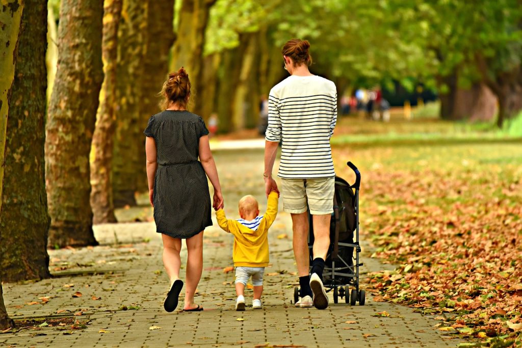 Abnehmen im Familienalltag - Familie im Park
